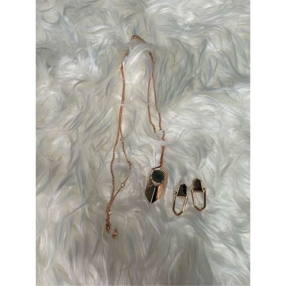 NWOT Rose Gold colored pendant necklace with green stone with matching earrings - Picture 2 of 3